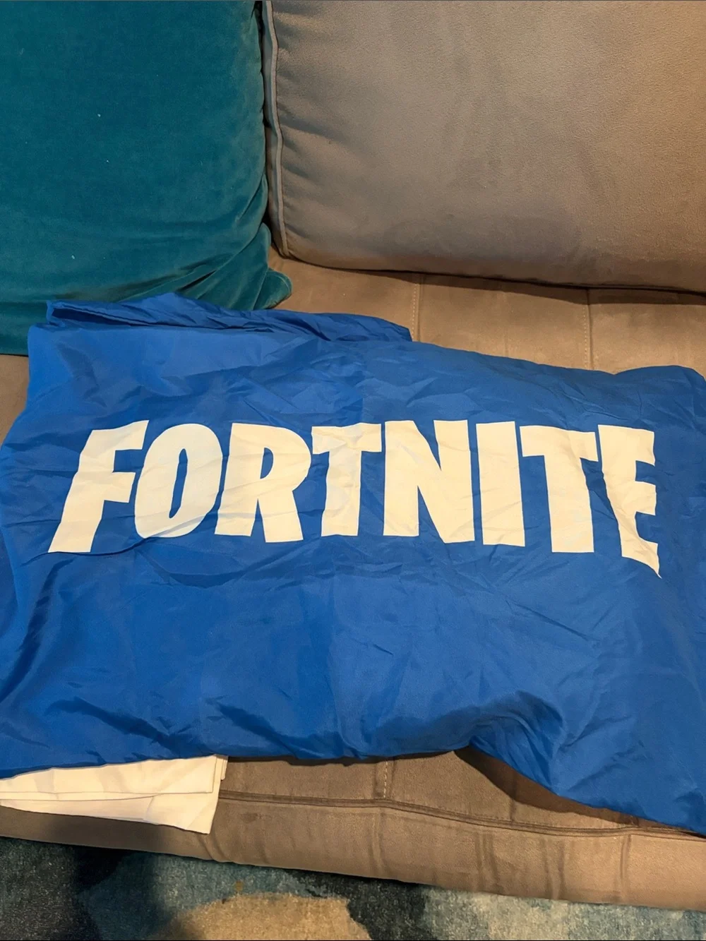 Fortnite White and Turquoise Full Size Bedding Sheet Set With Sham Covers